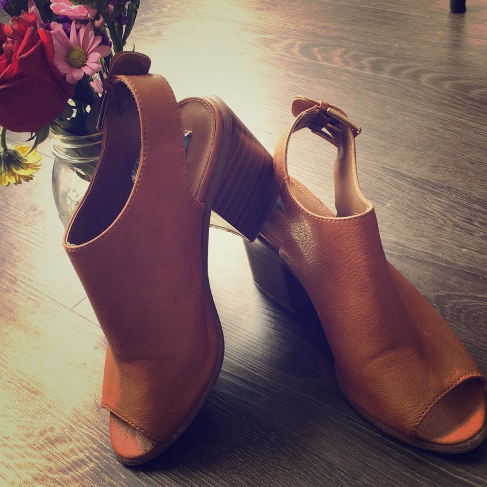 Cognac Mules - size 9